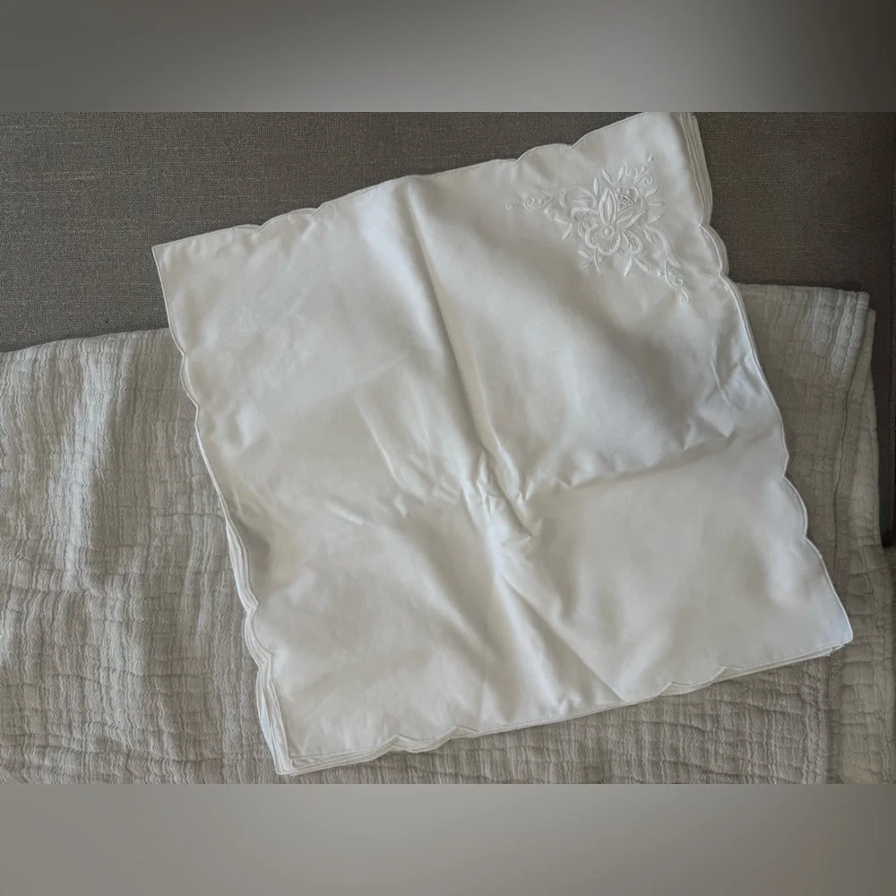 Vintage Elegant‎ White Embroidered Napkins